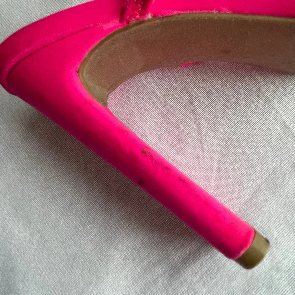 Hot Pink strappy sandals size‎ 6 Wild Diva Barbie Spring Vacation Resort